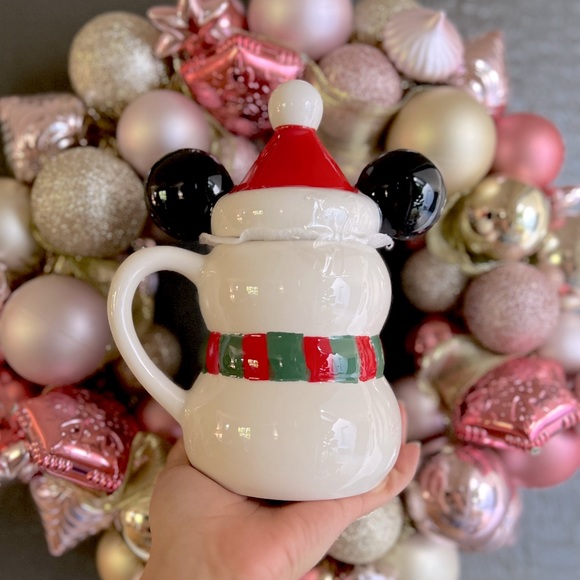 ✨NEW🎁Mickey Mouse Snowman 2023 Christmas Mug with Topper🐭 - Picture 4 of 6
